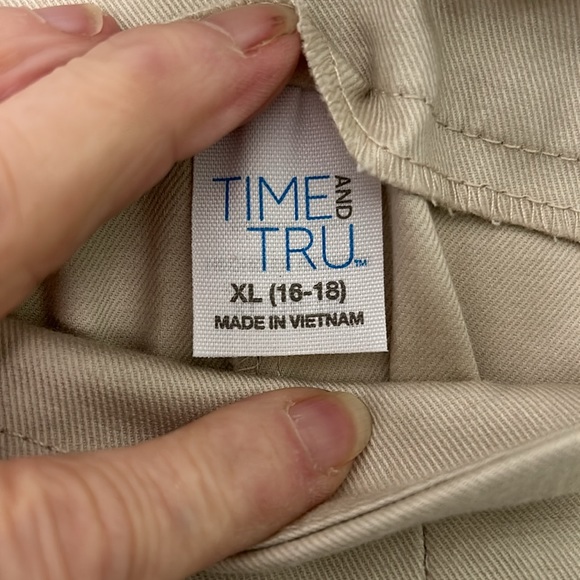 Time and Tru XL (16-18) Tan Pull On Bermuda Shorts - Picture 3 of 8
